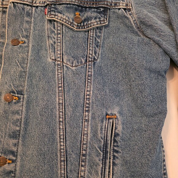 Levi's Men's Trucker Denim Jacket, size XL. - Picture 6 of 14